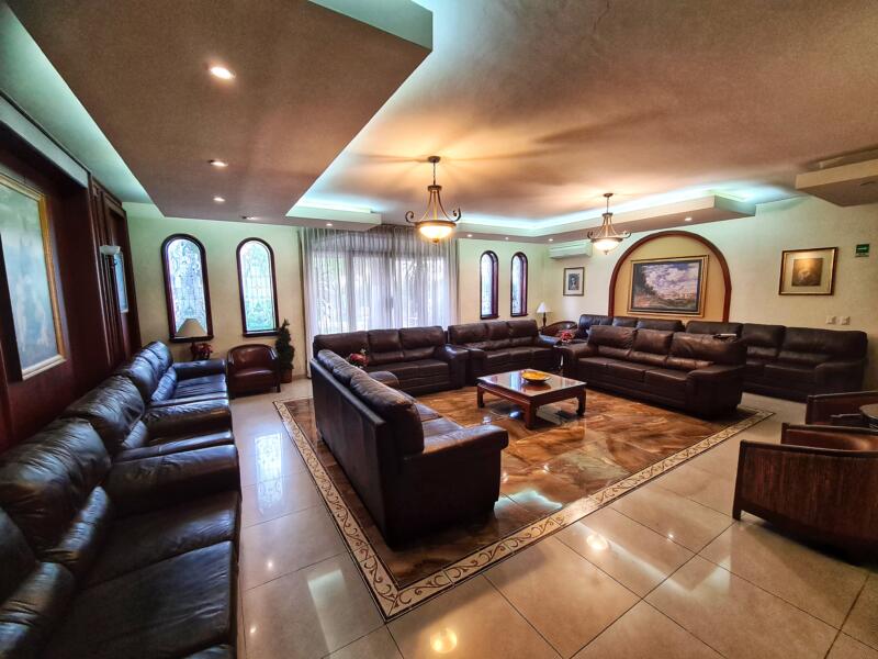 Sala de velación amplia